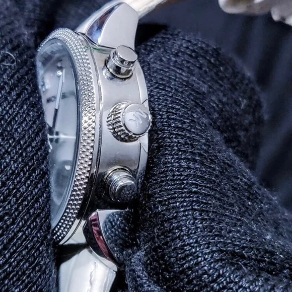 Michael Kors Jet Set Sports Mother of Pearl Dial Chrono Women's Watch EUC - Picture 5 of 10